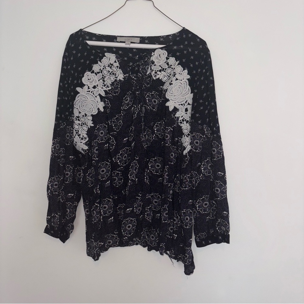 Ann Taylor Loft Long Sleeve Black and White Floral Blouse